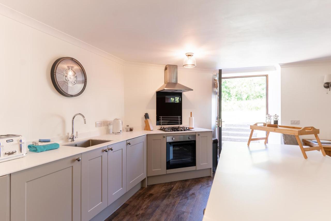 Holyland House - Greenacres Estates Lamphey Екстериор снимка