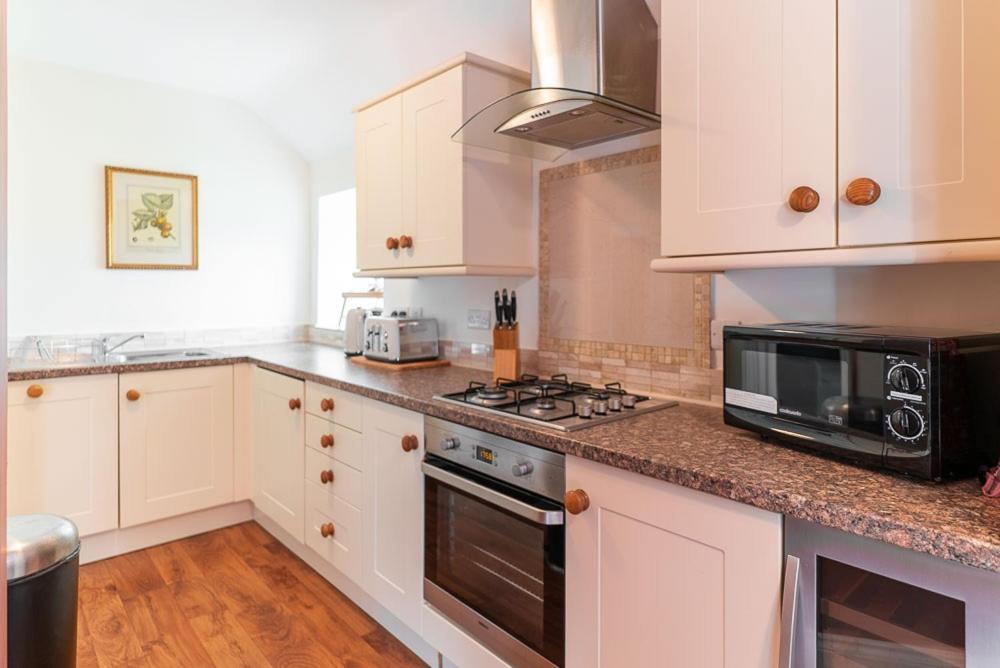 Holyland House - Greenacres Estates Lamphey Екстериор снимка